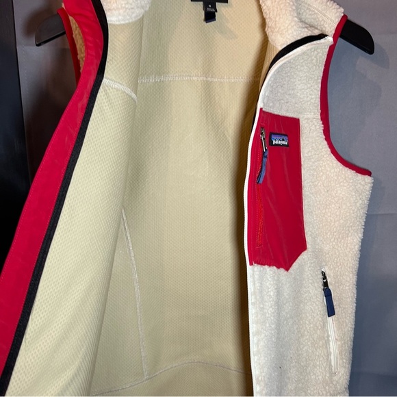 Women’s Patagonia Red and Off White Fleece Vest - Picture 7 of 13